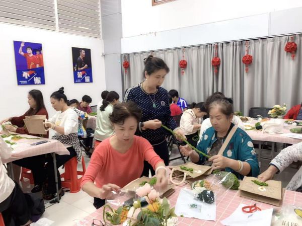 皇岗社区“指尖上的非遗”立体戳绣活动圆满收官