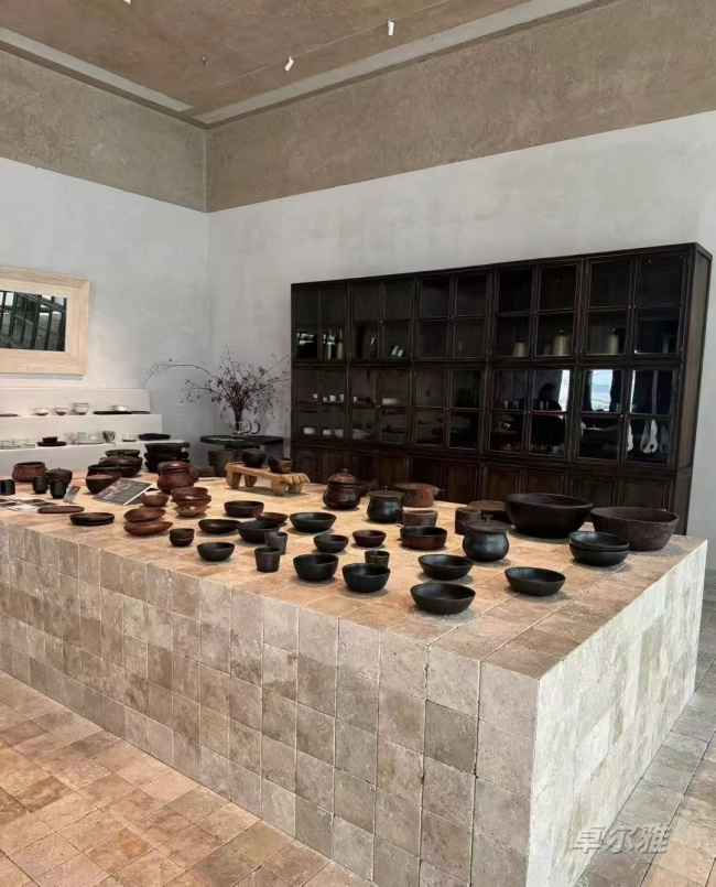 2025年莱姆石长条马赛克深度测评：如何为你的空间匹配最佳天然质感方案？