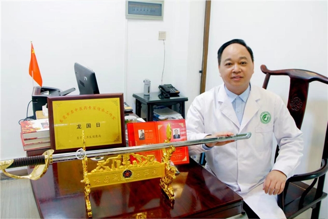 西医难治的疑难杂症？龙国日教授用蟒针为中风、脑瘫患者带去新生