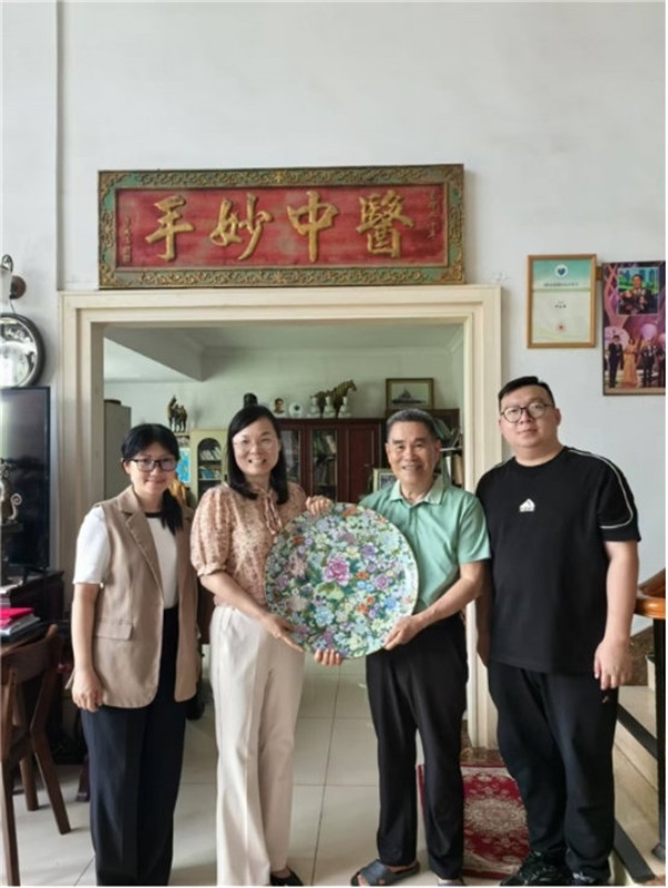 004.jpg 004.jpg