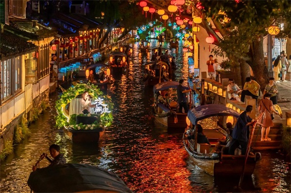 越夜越江南！双节限定周庄夜游，沉浸式看戏、赏灯、品蟹一站式打卡